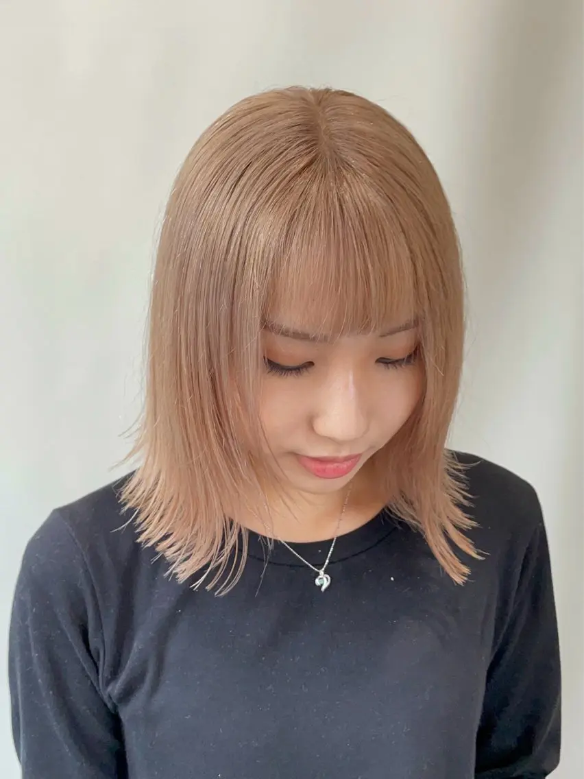 ミディアム カラー ベージュカラー ブリーチ ケアブリーチ 透明感カラー ミルクティーベージュ ヘアカラー バレイヤージュ特化｜ Takuのヘアスタイル