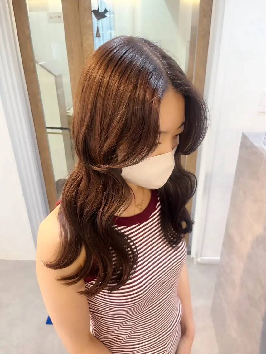 ロング カラー Emma/レイヤー /柔らかカラーのヘアスタイル