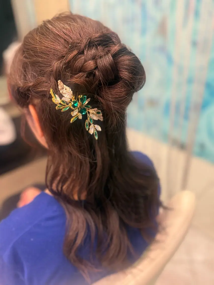 ヘアアレンジ 白髪ぼかしハイライト ⭐️こばやしみかのヘアスタイル