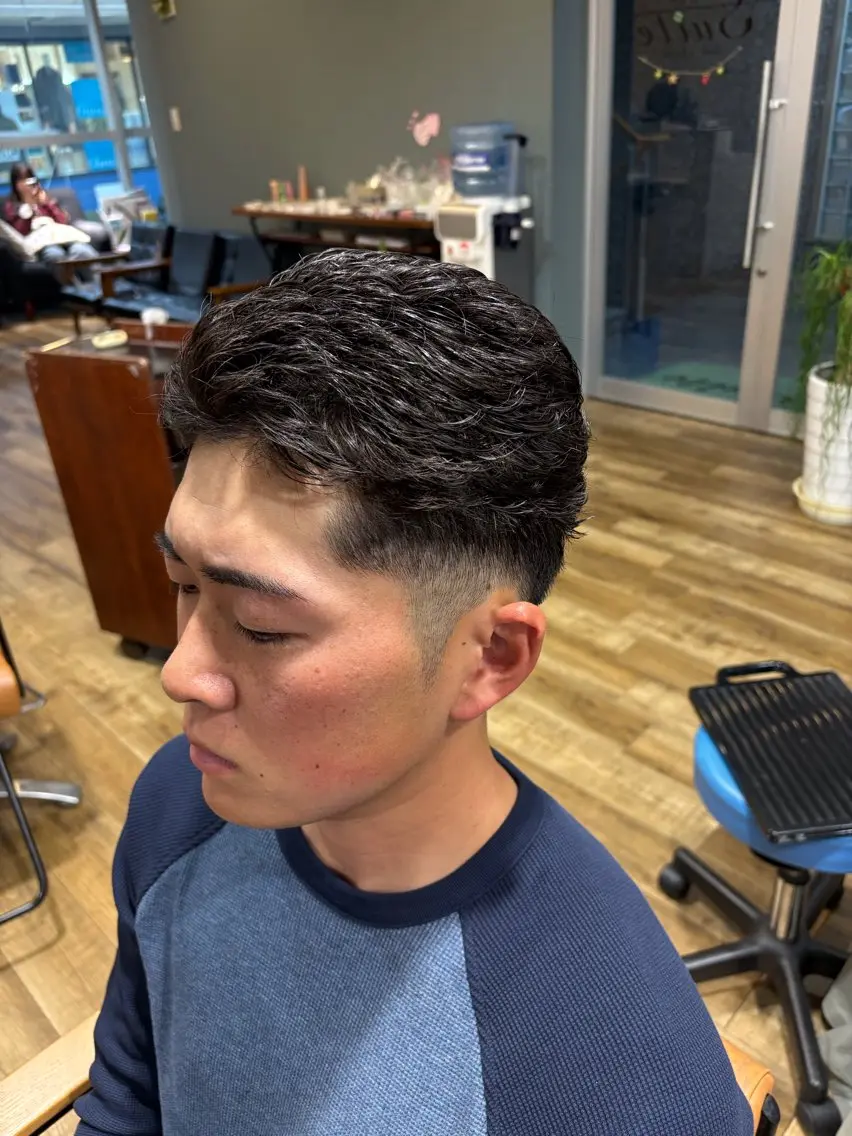 ショート パーマ メンズ オールバック メンズパーマ ショートヘア カット パーマ 鶴田 将清のヘアスタイル