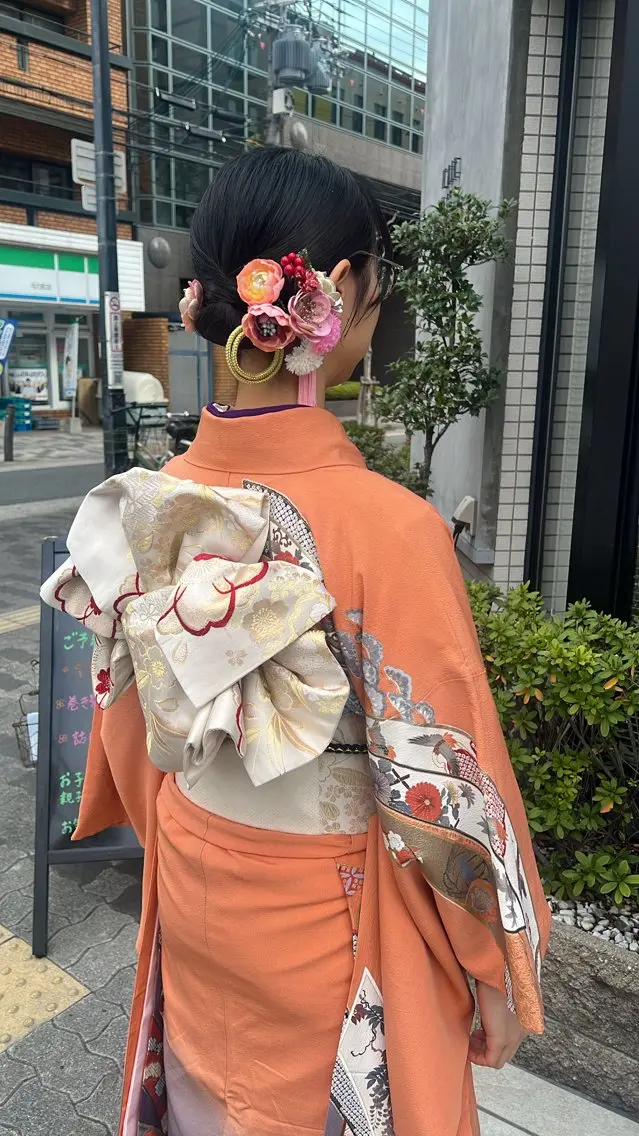安達 咲のヘアスタイル
