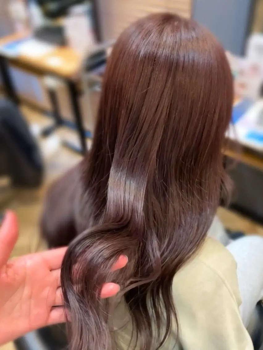 ロング レッドブラウン ロング 鎌取/透明感カラー /ボブ/顔まわりのヘアスタイル