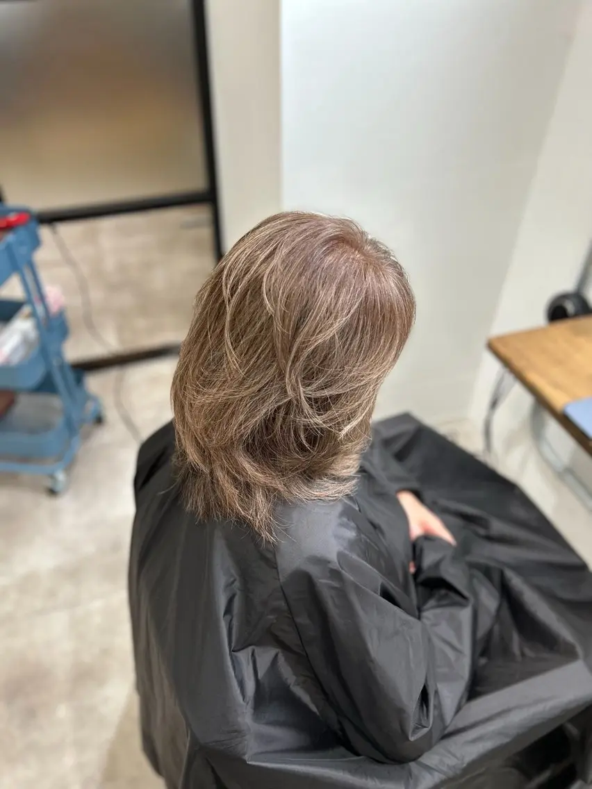 セミロング カラー パーマ カット ヘアカラー パーマ トリートメント 白髪ぼかし特化美容師 古賀雄歩のヘアスタイル