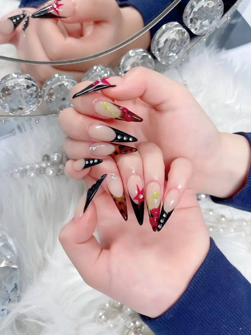 ネイル オーロラネイル チークネイル 桜ネイル クリアネイル ドット ハンドネイル Rin Nail Shinokuboのネイルデザイン