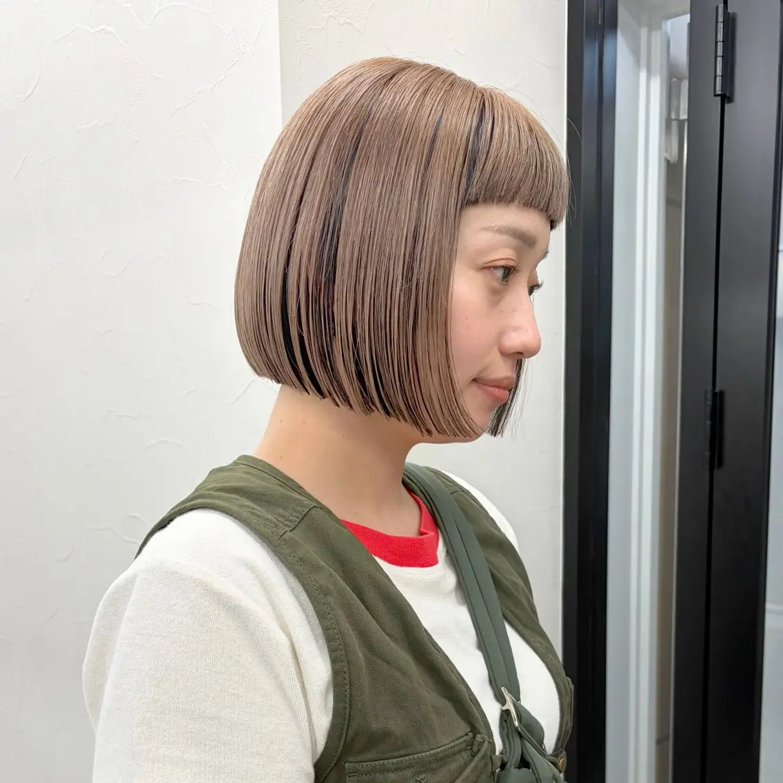 ショート カラー ベージュカラー ブリーチ ブリーチなしカラー ボブ 髪質改善 カット ヘアカラー トリートメント 初めてのショート お任せください✂️のヘアスタイル