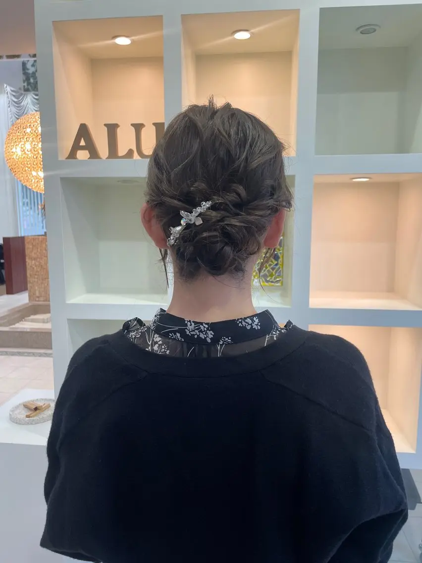 ミディアム ヘアアレンジ マキノ キョウカのヘアスタイル