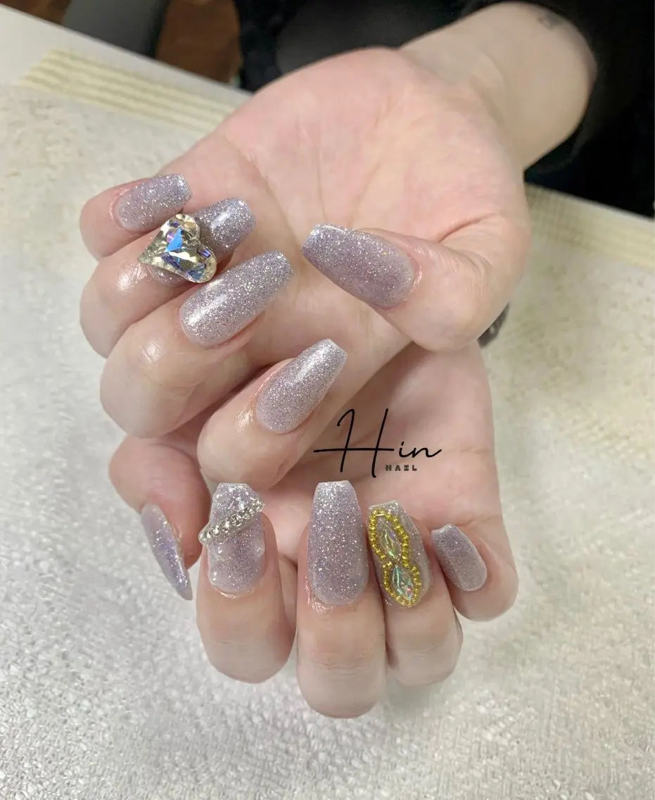ネイル ストーンネイル ハンドネイル HIN NAILのネイルデザイン