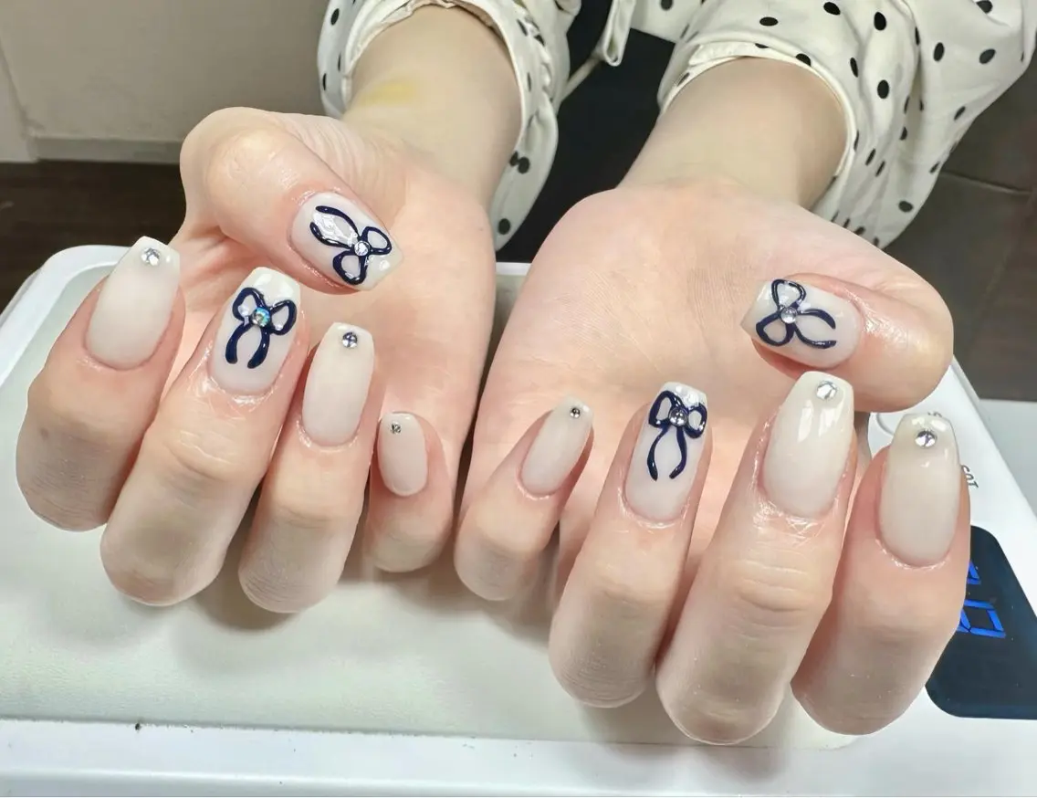 ネイル チークネイル フレンチネイル グラデーション 韓国ネイル マグネットネイル Hana Nailのネイルデザイン