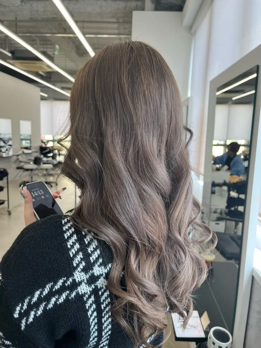 カラー ブラウンカラー 透明感カラー ブリーチ/ハイトーン 名古屋栄 リカのヘアスタイル