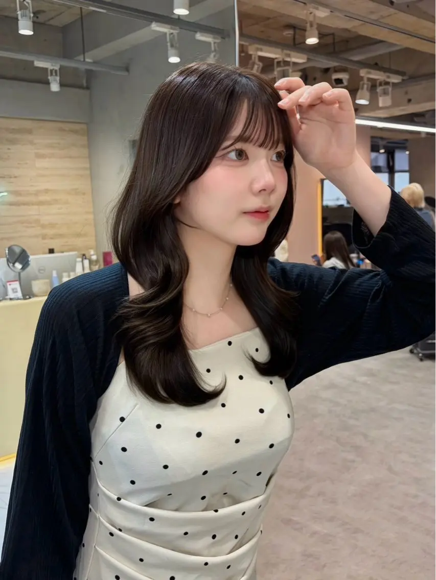セミロング くびれヘア ハッシュカット ハイレイヤー 韓国風ヘア レイヤーカット ヘアカラー 美髪矯正特化 レイヤー👑二響のヘアスタイル