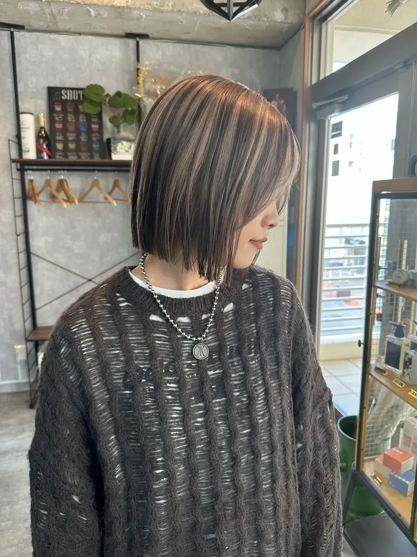 ショート 切りっぱなしボブ ショートボブ ハンサムショート 丸みショート ボブ カット ヘアカラー トリートメント モテ髪/ボブ/ショー ト/アダチフウトのヘアスタイル