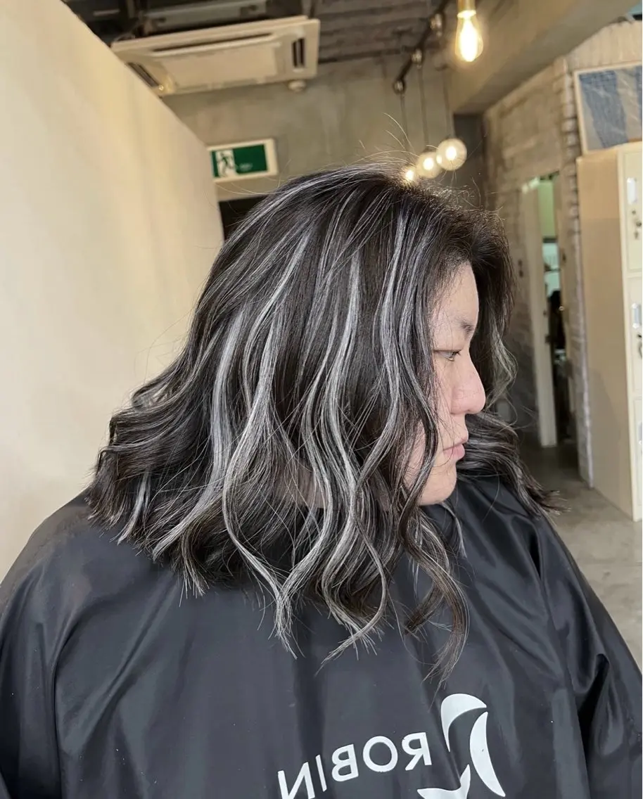 ミディアム カラー ダークグレー ダークグレージュ グレージュ ハイライトカラー ハイライト カット ヘアカラー トリートメント 指名数No.1 /NAOYAのヘアスタイル