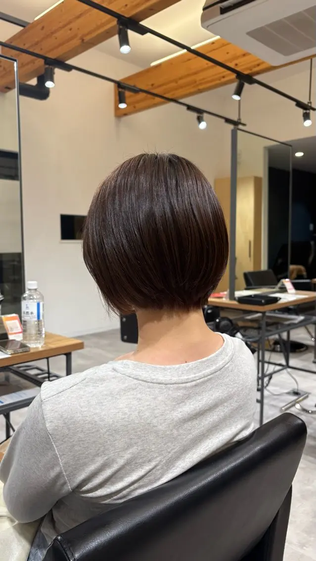 ショート カット 滑川 吏音のヘアスタイル