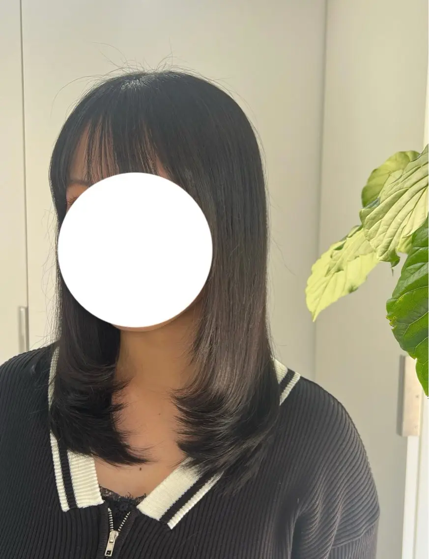 ミディアム 顔まわりレイヤー 顔周りカット レイヤーカット カット ヘアカラー トリートメント あやの/ Jr.スタイリストのヘアスタイル