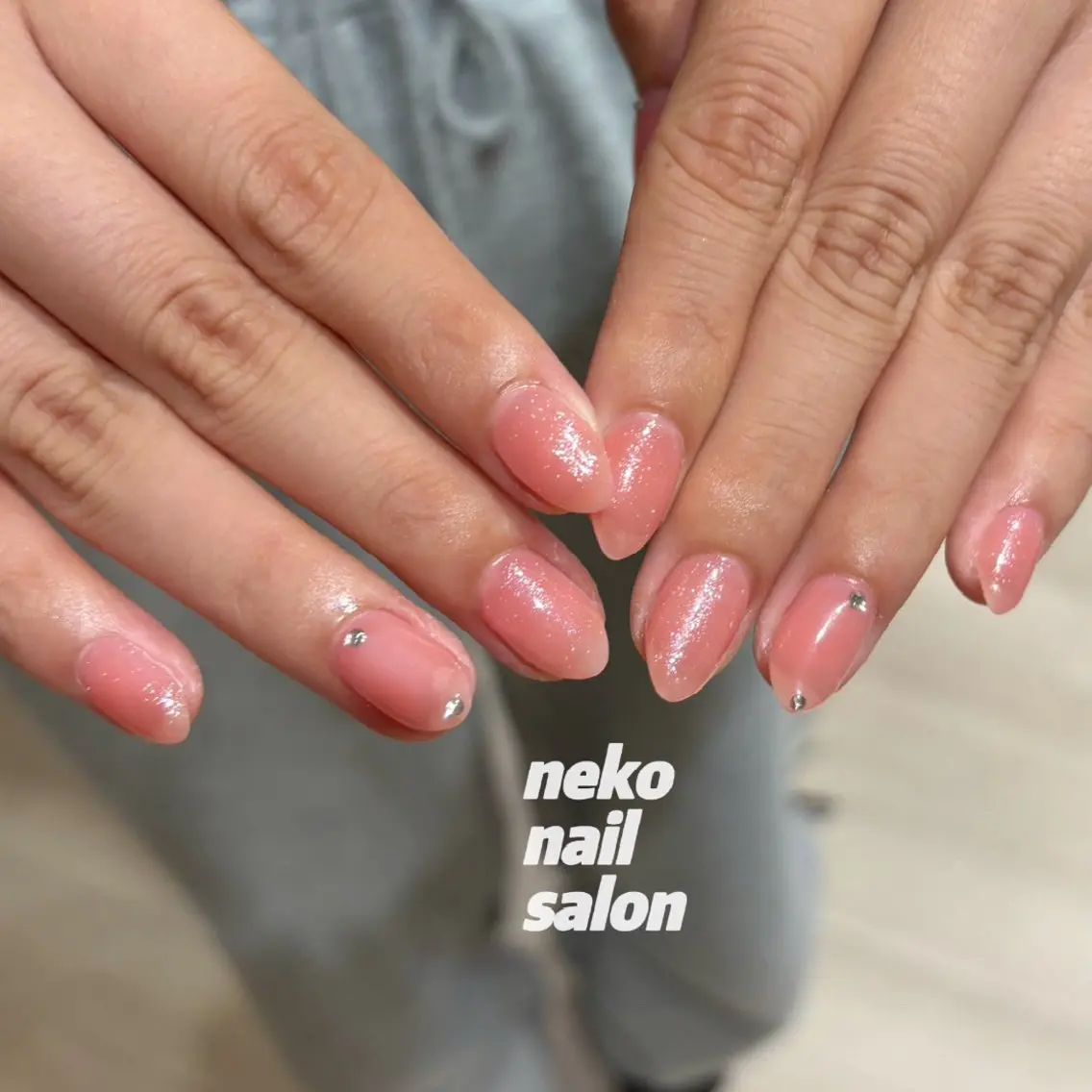 ネイル ガーリー キラキラネイル 韓国ネイル ラメ(グリッター) シンプルネイル ハンドネイル neko nailのネイルデザイン