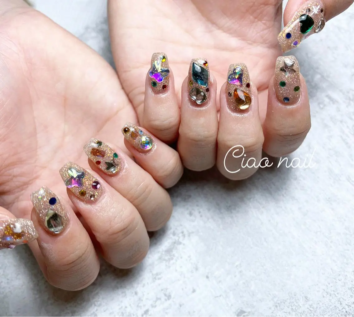 ネイル ストーンネイル #Amin nail salonのネイルデザイン