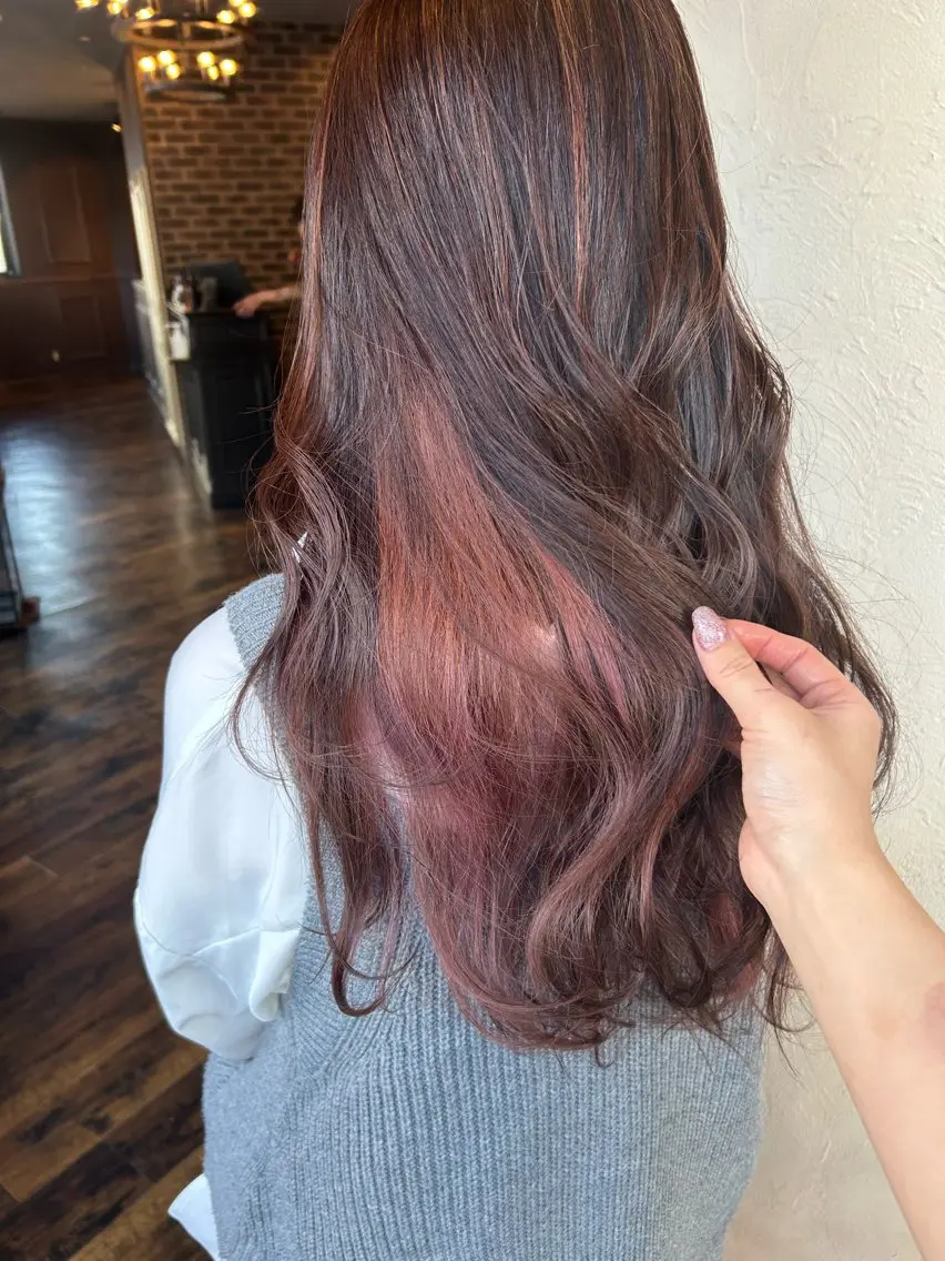 ロング カラー ヘアアレンジ カット ヘアカラー トリートメント 李奈🌼レイヤー/ 透明感カラーブリーチのヘアスタイル