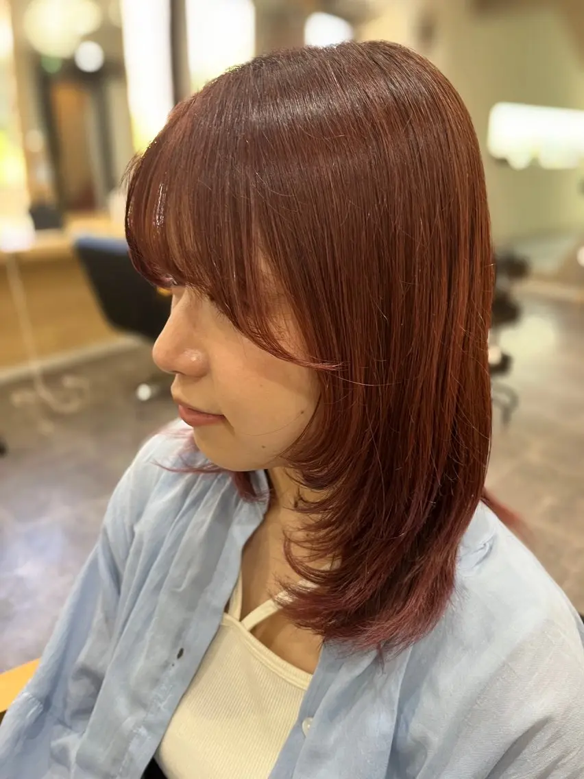 ミディアム カラー ベージュカラー ピンクカラー ピンクベージュ 顔まわりレイヤー 顔周りカット (kakko) ayumiのヘアスタイル