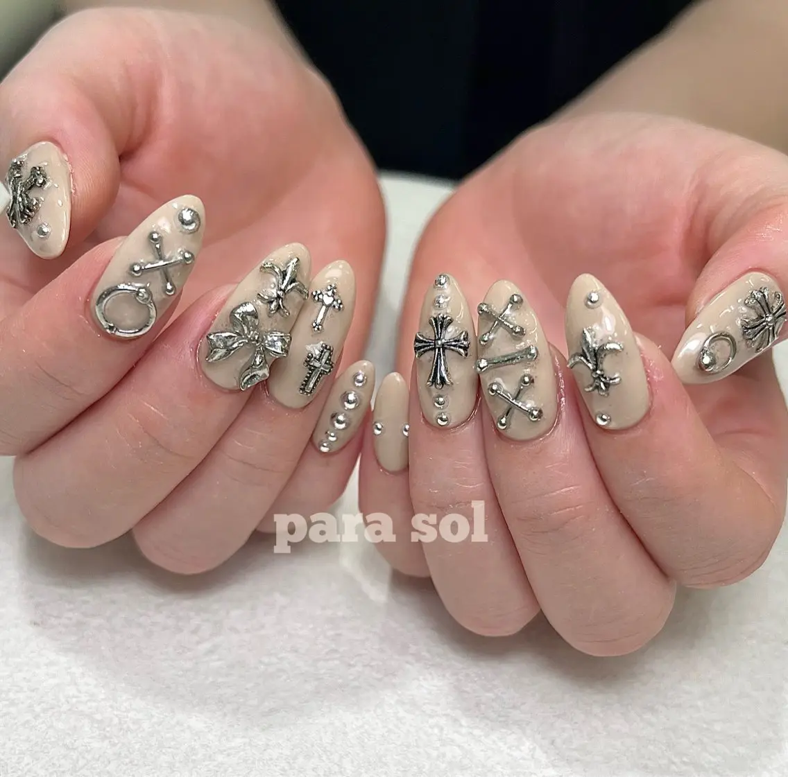 ネイル ジェルネイル パラジェル シルバー ハンドネイル フットネイル Para Sol nail Maoのネイルデザイン