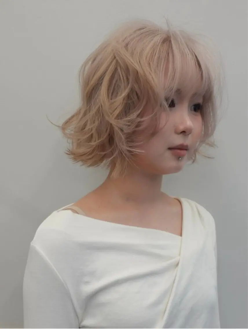 ミディアム カラー ヘアカラー 名免良 一冴のヘアスタイル