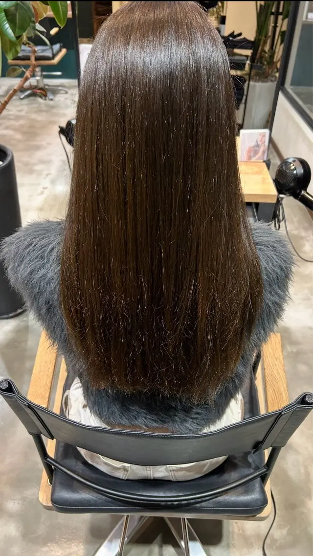グレイ、ファッションカラー(ミディアム​〜​ロング)の写真