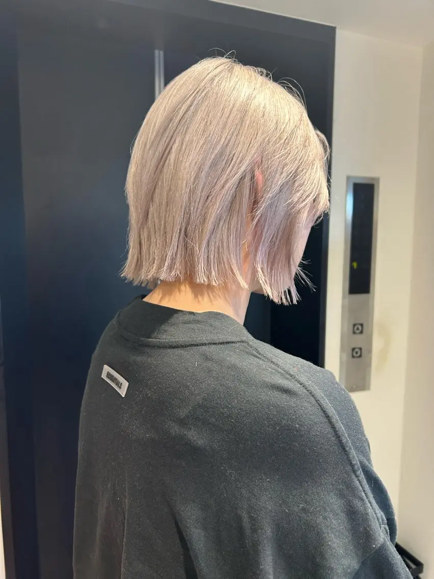 ショート カラー ベージュカラー ハイトーンカラー ホワイトベージュ ボブ カット ヘアカラー ケアカラー/レイヤー ケンショウのヘアスタイル