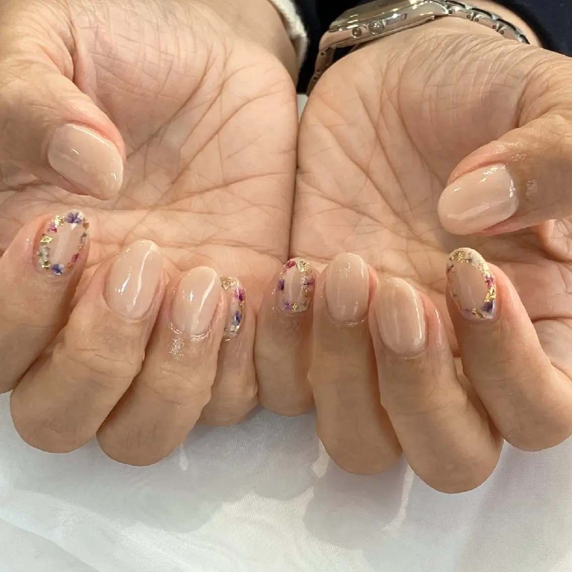 ネイル フラワーネイル ワンカラーネイル 春ネイル ハンドネイル felicita fumi🩷のネイルデザイン
