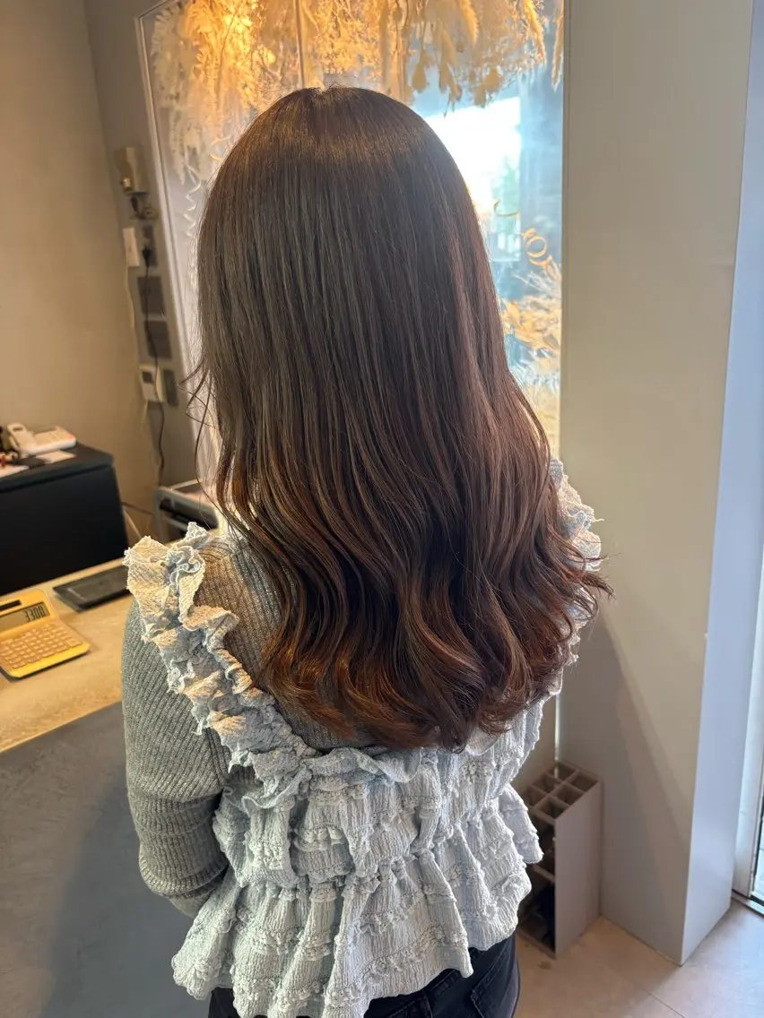 ロング アッシュ カット ヘアカラー nico麻生　長谷川 裕月のヘアスタイル