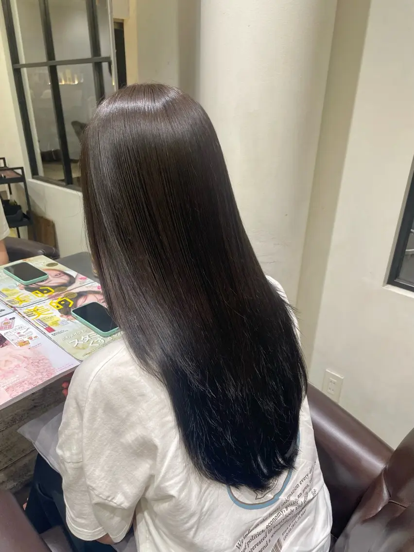 ロング カラー いさと🩵ᩚ 表参道美容室のヘアスタイル