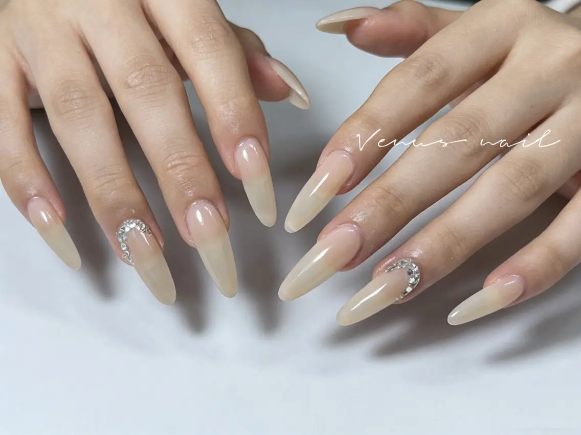 ネイル ハンドネイル Venus nail チップ長さだし専門店のネイルデザイン