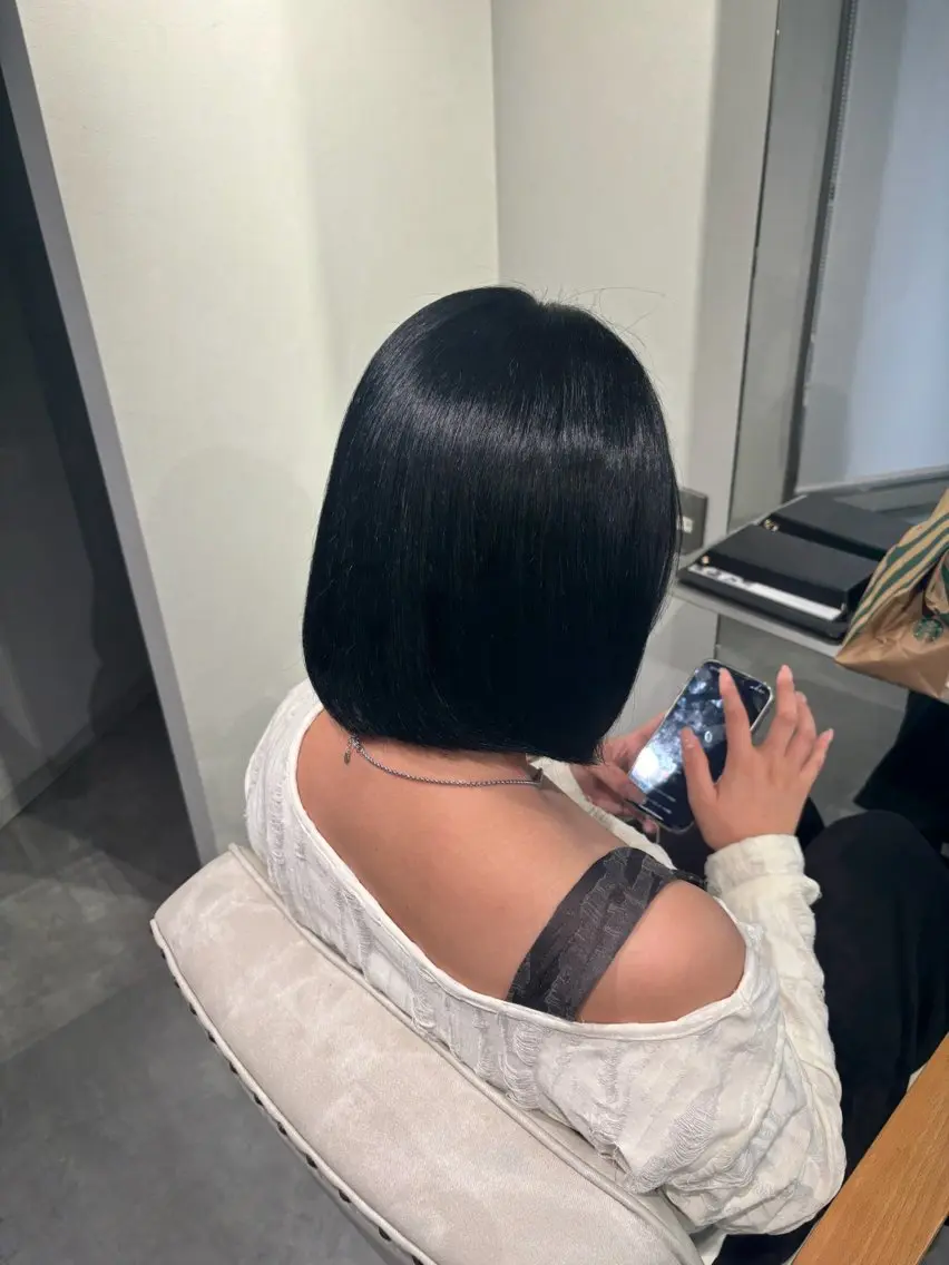 カラー 黒髪 ブルーカラー ブルーブラック ヘアカラー ⟡.·momo⟡.· 4月予約受付中のヘアスタイル