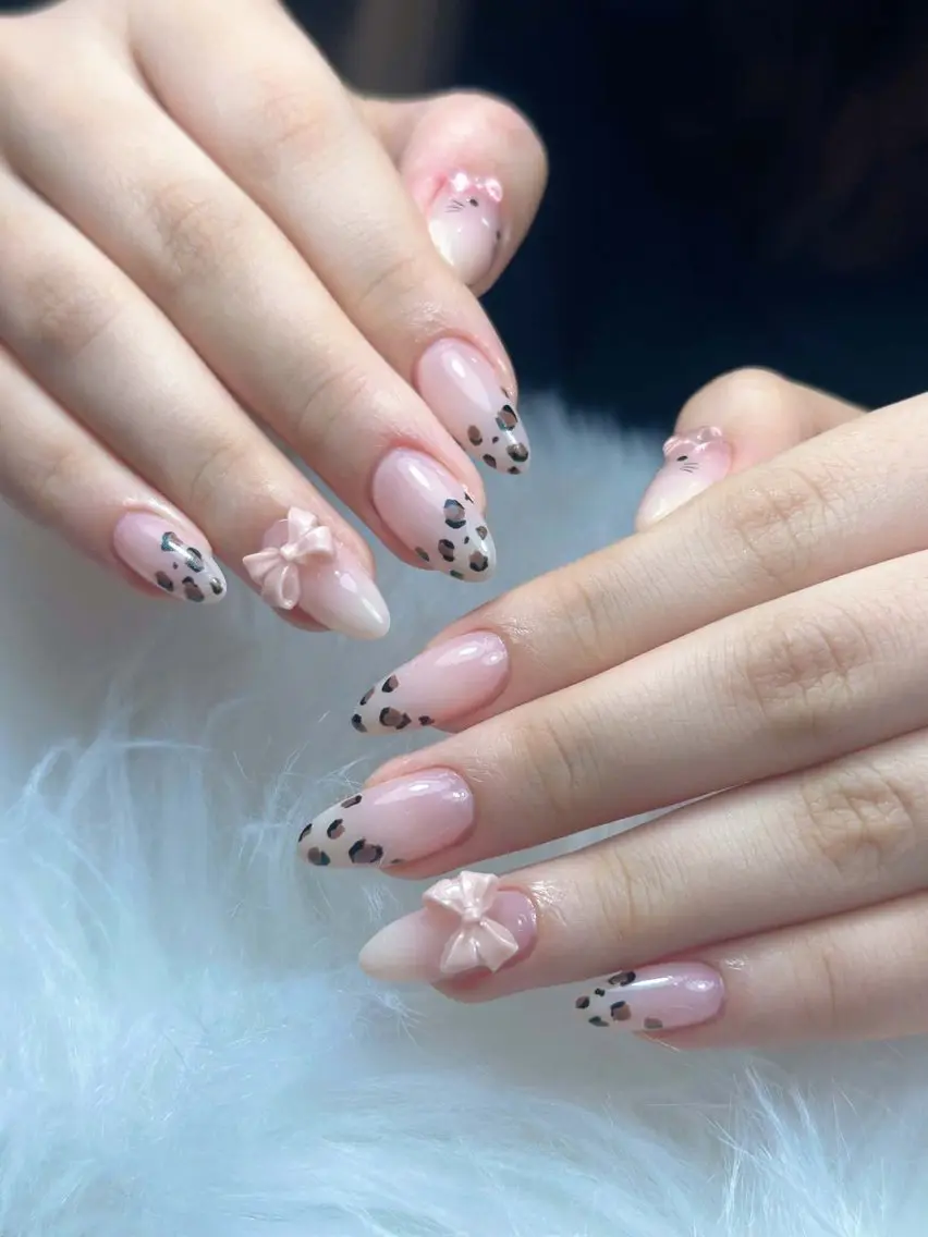 ネイル アニマル柄 ブラウン フットネイル フレンチネイル 韓国ネイル ハンドネイル Lisa Nail Salonのネイルデザイン
