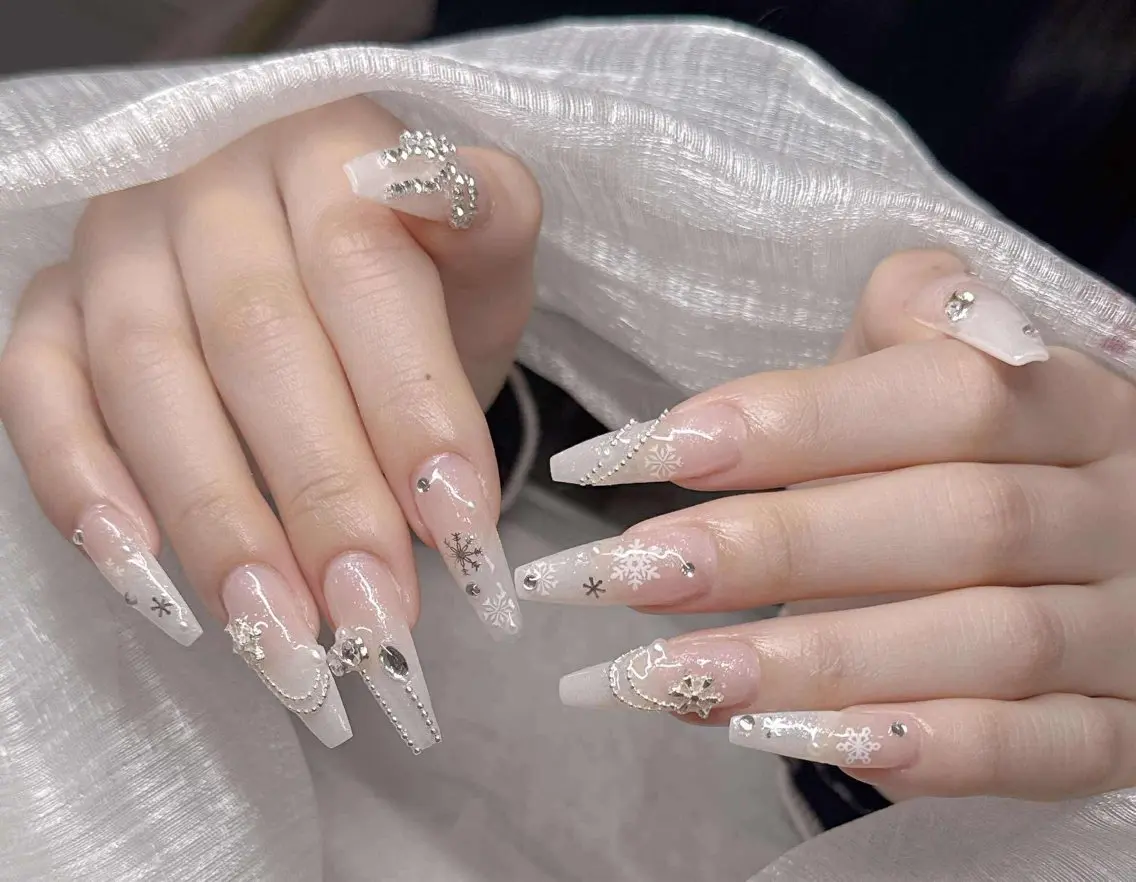 ネイル 長さ出し グラデーション 卒業式 キラキラネイル マグネットネイル ハンドネイル Lee Nailsのネイルデザイン