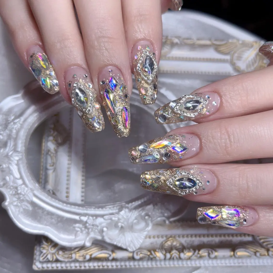 ネイル ハンドネイル Queens ciciのネイルデザイン