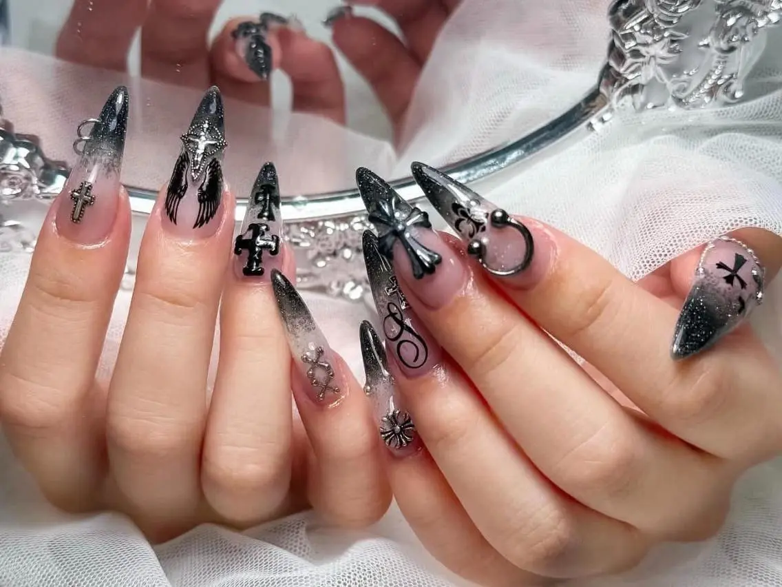 ロング カラー グラデーションカラー 韓国風ヘア ハンドネイル Bling Salonのネイルデザイン