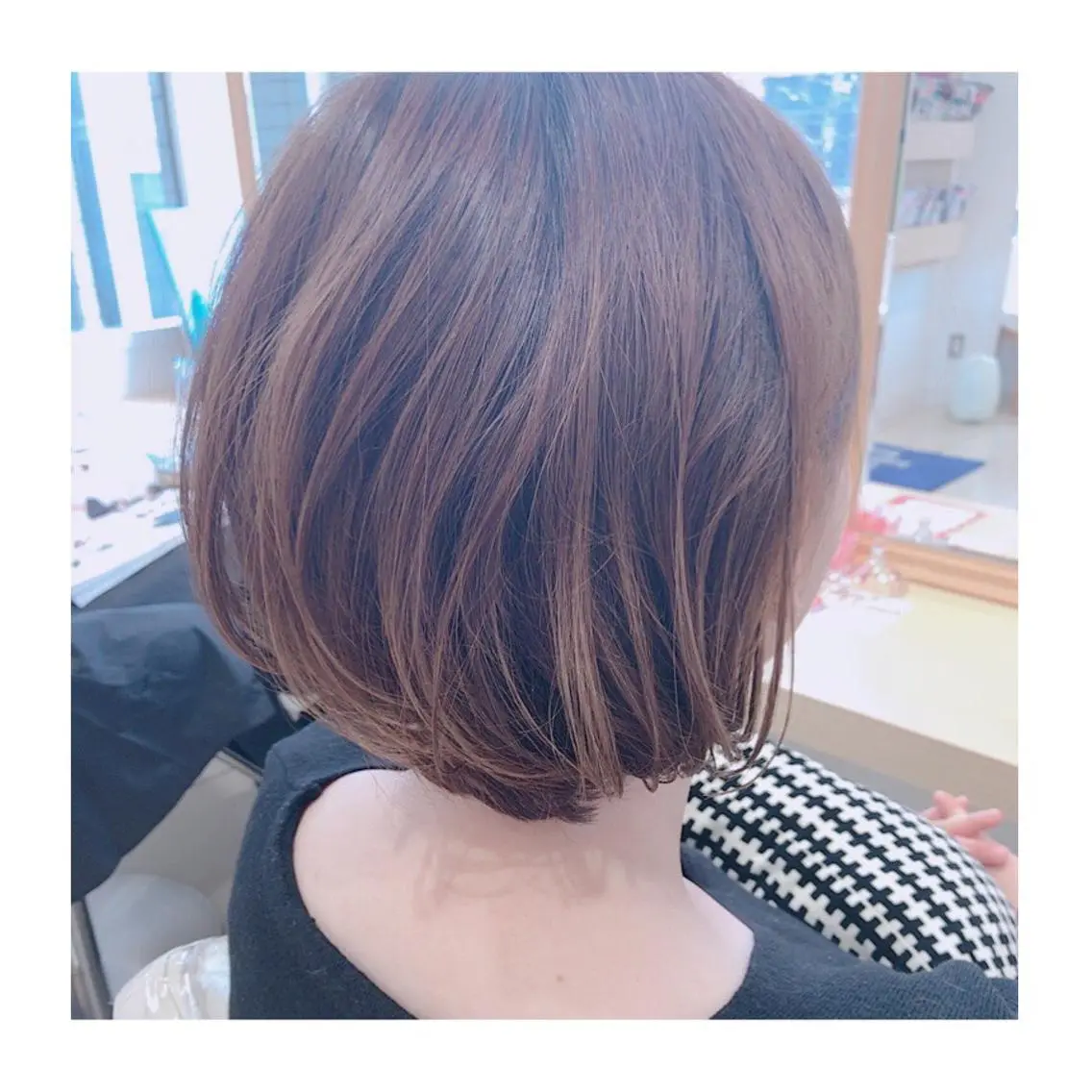 ミディアム 30代からの大人 ショートのヘアスタイル