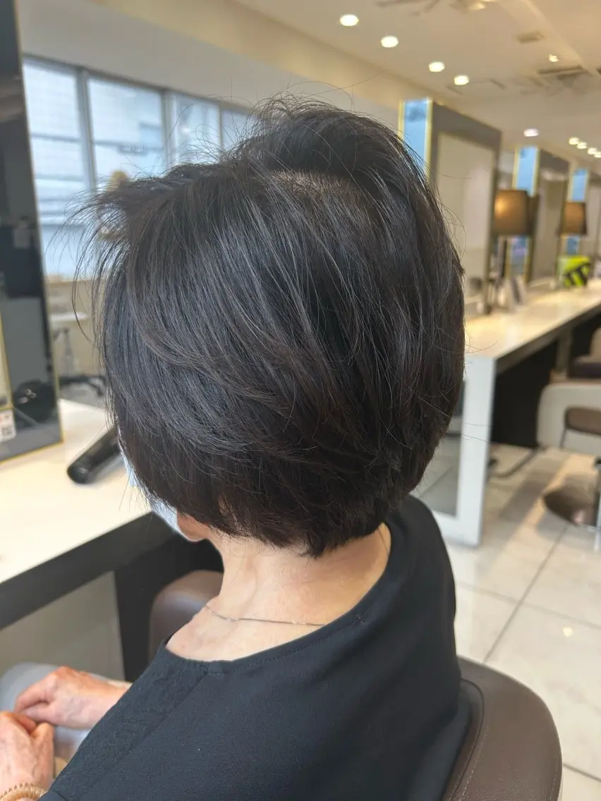 ショート カラー レイヤーカット 小田切 栄司のヘアスタイル