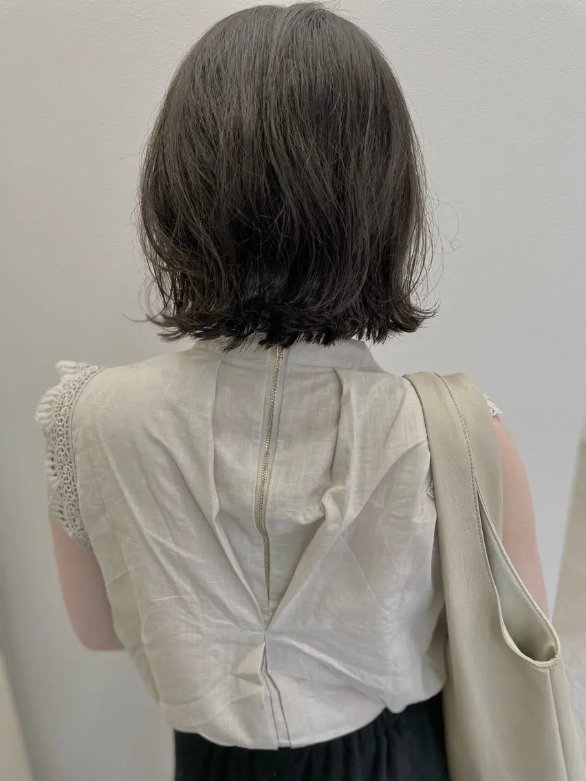 ショート ボブ くせ毛 レイヤーカット 外ハネヘア カット ヘアカラー トリートメント 佐々木 達也のヘアスタイル