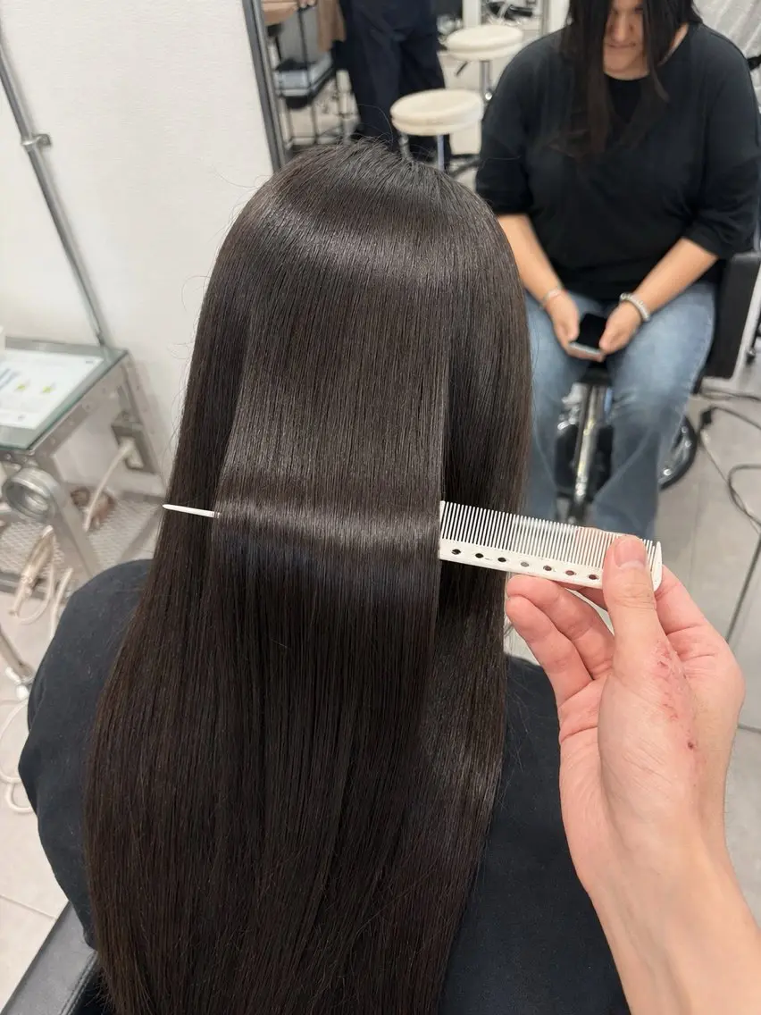 ロング カット 縮毛矯正 トリートメント 冨沢 巧のヘアスタイル