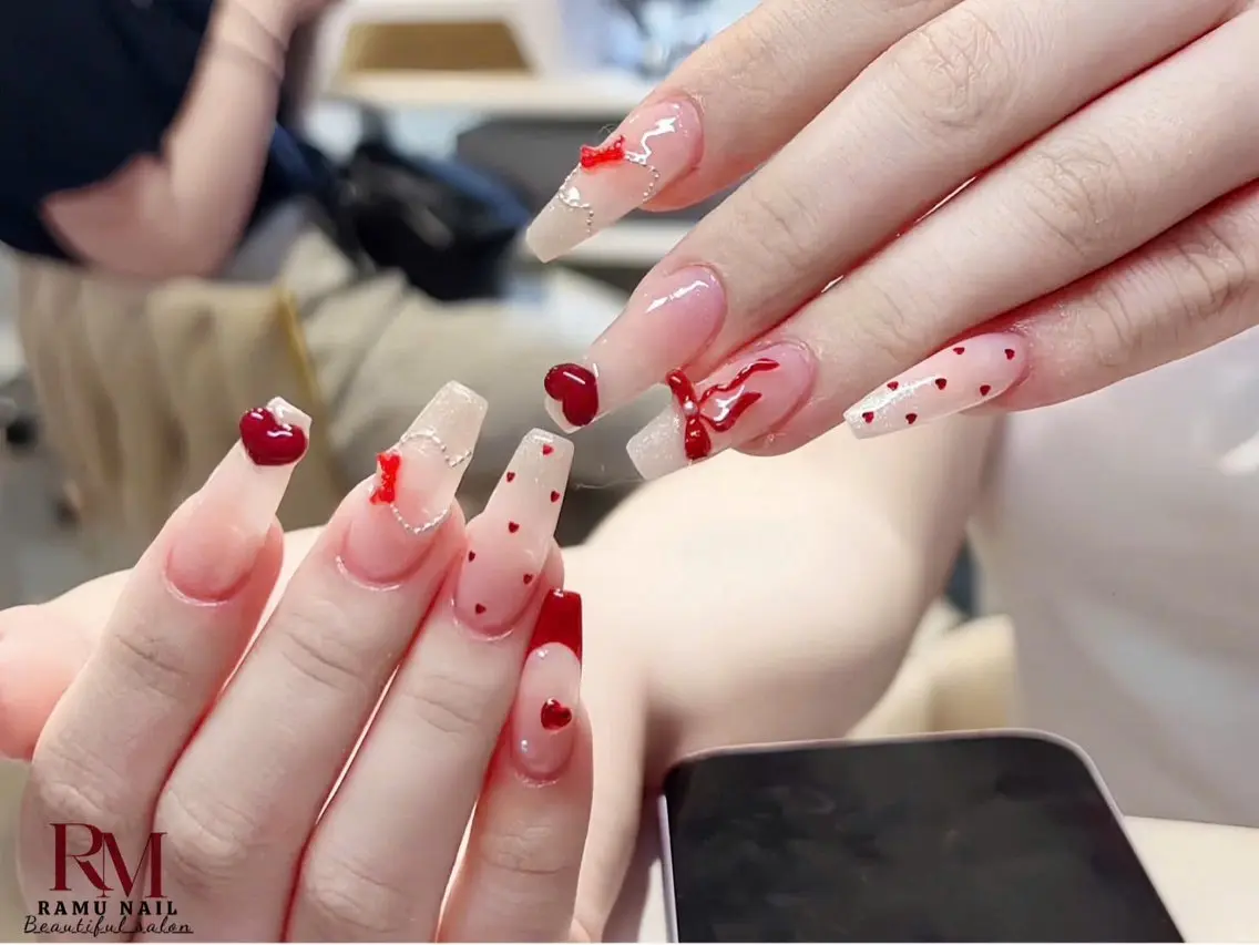 ネイル キラキラネイル マグネットネイル ミラーネイル ピンク 夏ネイル ハンドネイル RAMU Nail 恵比寿店のネイルデザイン