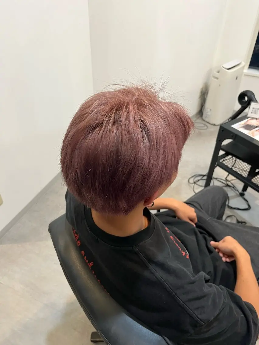 カラー メンズ メンズブリーチ ベージュカラー ブリーチ ピンクカラー ピンクベージュ 小島 悠樹のヘアスタイル