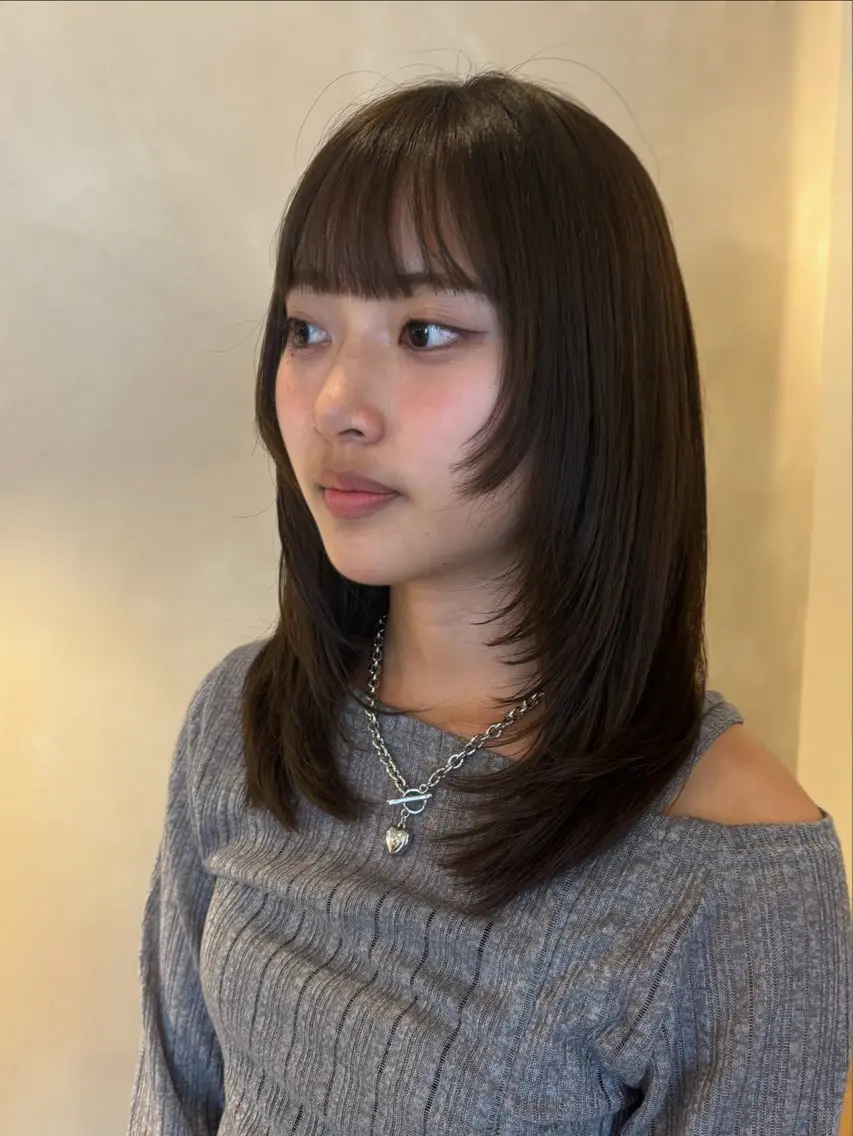 ミディアム ミディアムレイヤー レイヤーカット カット シンバヒナノ/パーマ レイヤー/髪質改善のヘアスタイル