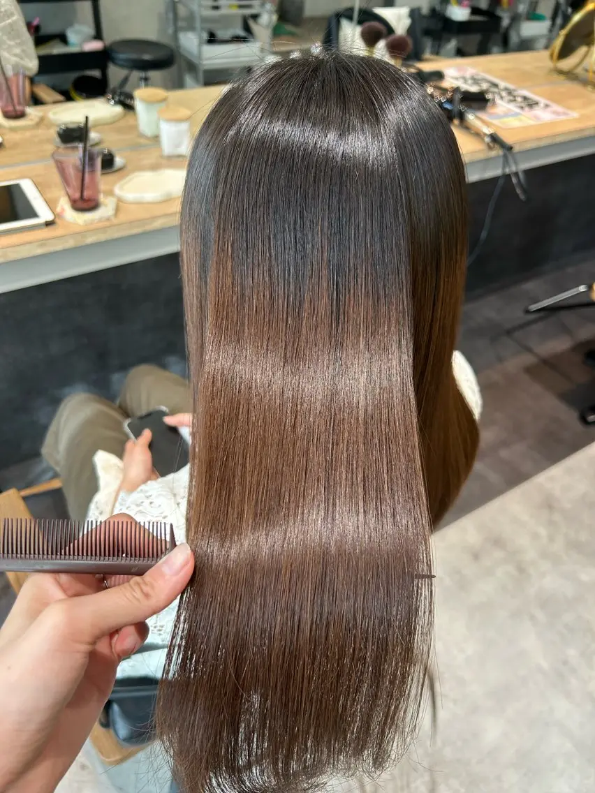 セミロング パーマ 髪質改善 ストレートパーマ カット 縮毛矯正 トリートメント hubhair レイヤー/透明感のヘアスタイル