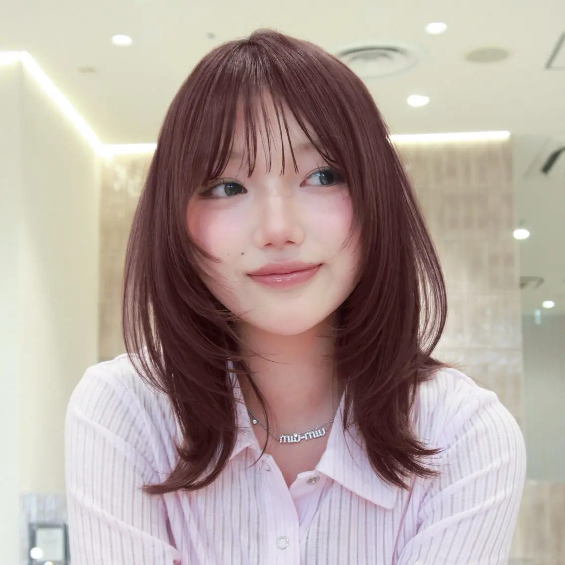ミディアム カラー ミディアムレイヤー カシス ラベンダーカラー レイヤーカット カット ヘアカラー rico/暖色カラー /レイヤーカットのヘアスタイル