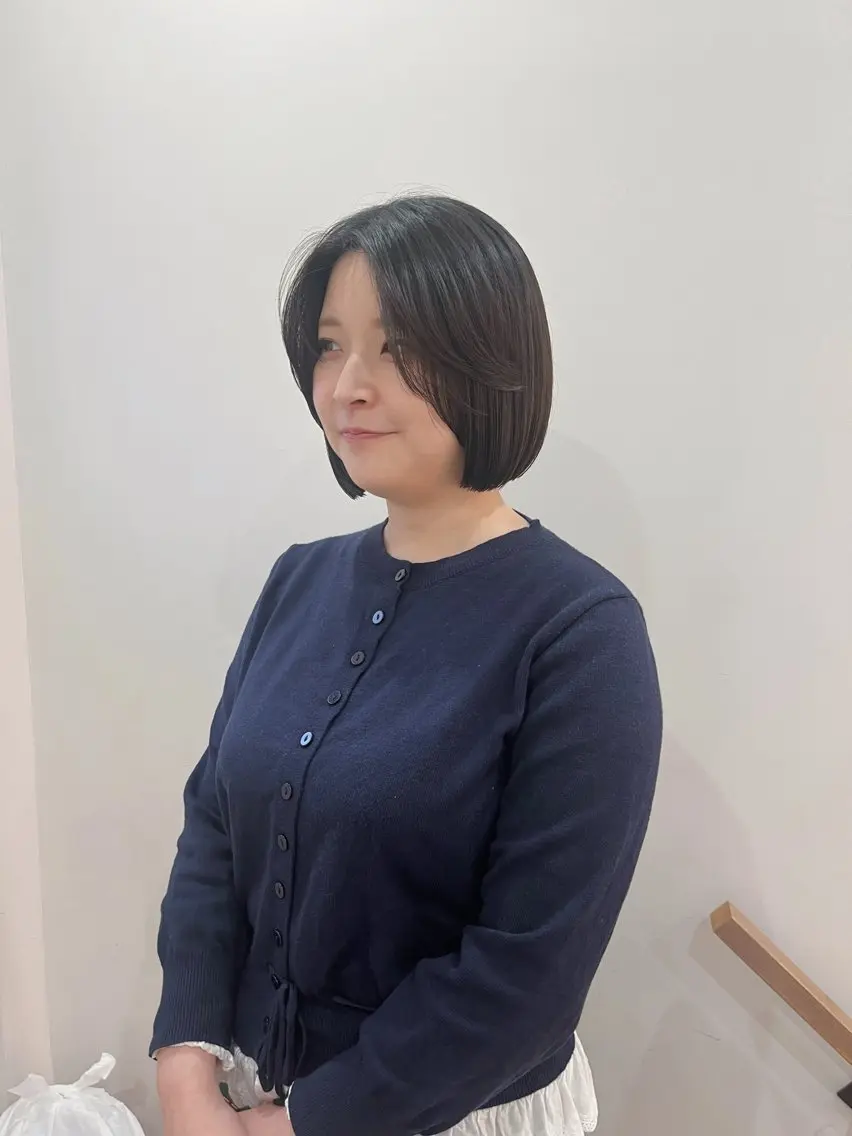 ミディアム カラー ボブ 竹内 穂乃佳のヘアスタイル