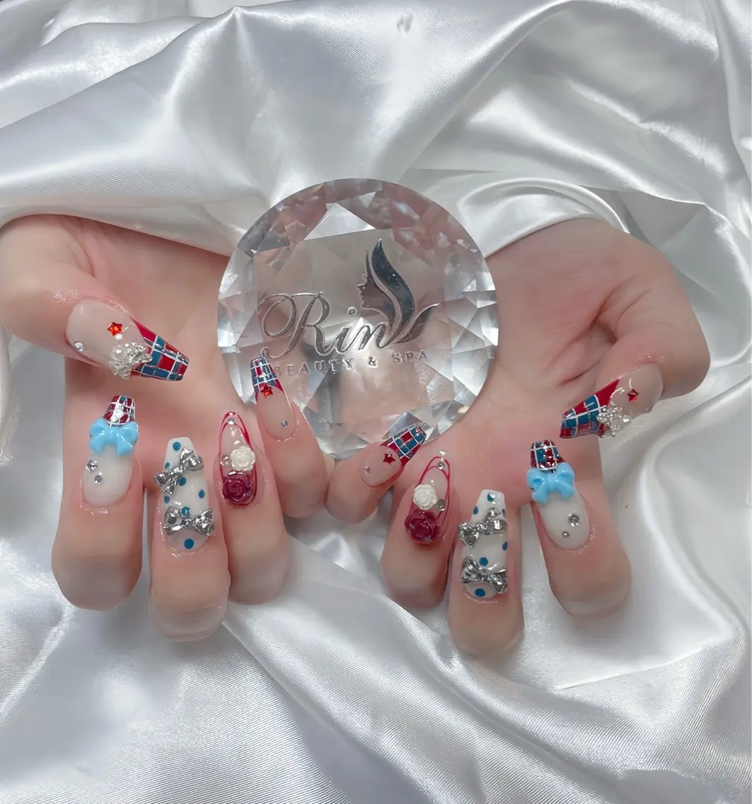 ネイル アートネイル チークネイル ジェルネイル ロングネイル マグネットネイル ハンドネイル Rin Nail 新大久保店のネイルデザイン