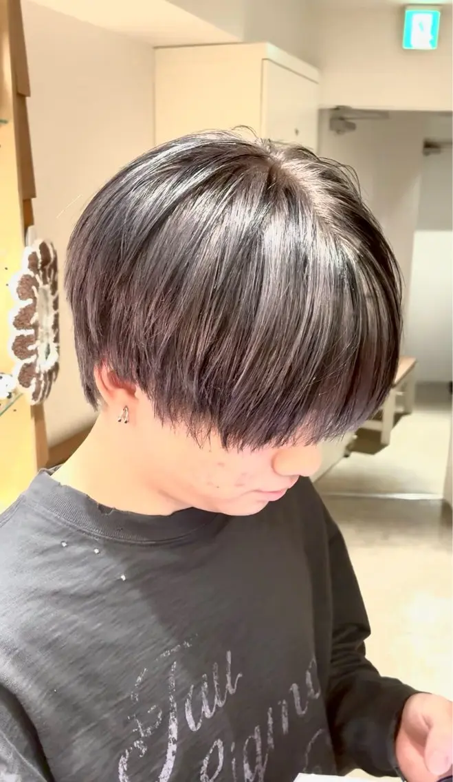 ショート メンズ メンズブリーチ カット ヘアカラー トリートメント 銀座/柔らかベージュ 似合せカット/ハルトのヘアスタイル