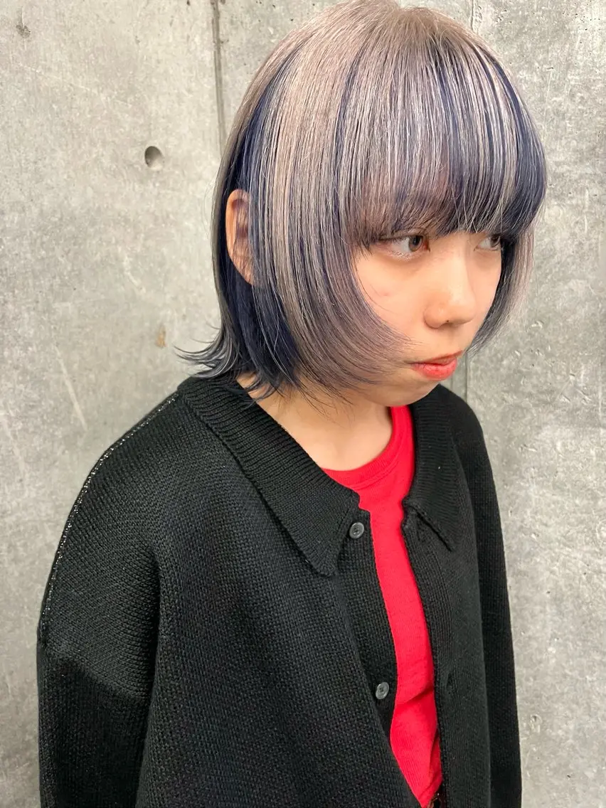セミロング カラー インナーカラー 推し ブリーチ  髪質改善のヘアスタイル