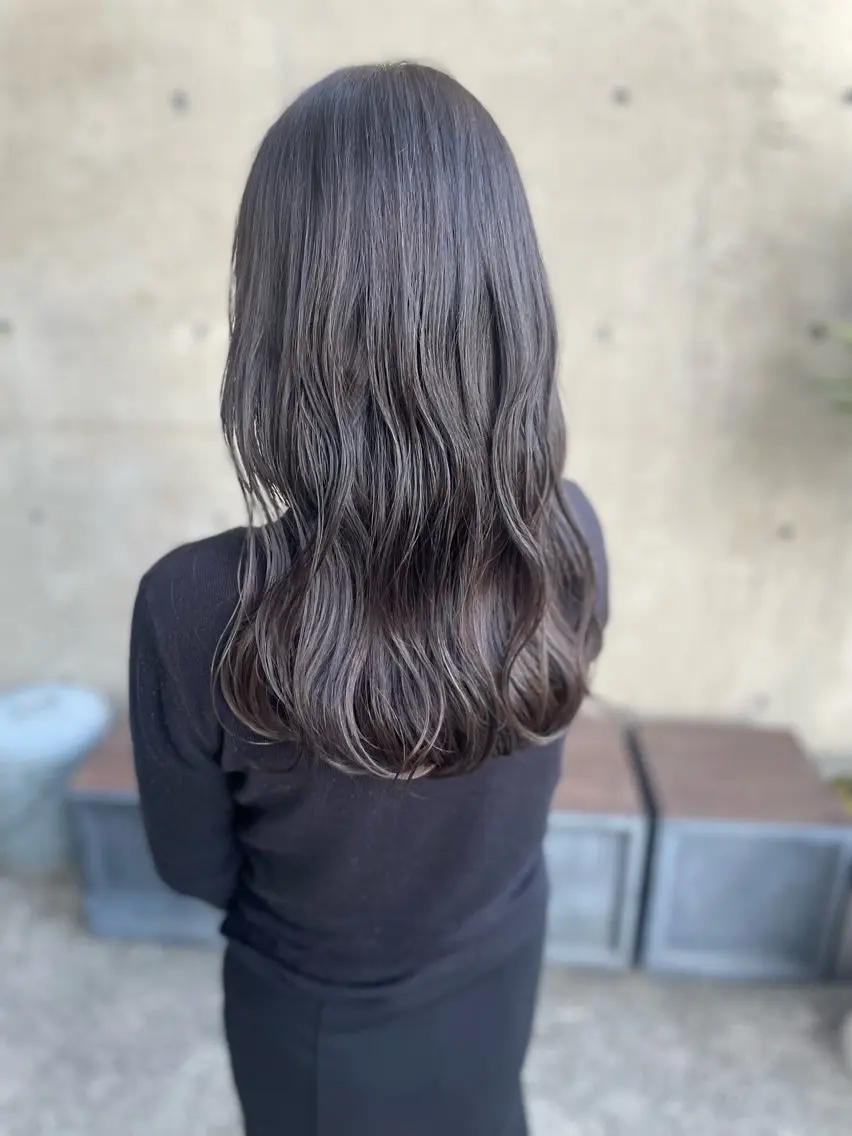 セミロング カラー 日高 香織のヘアスタイル