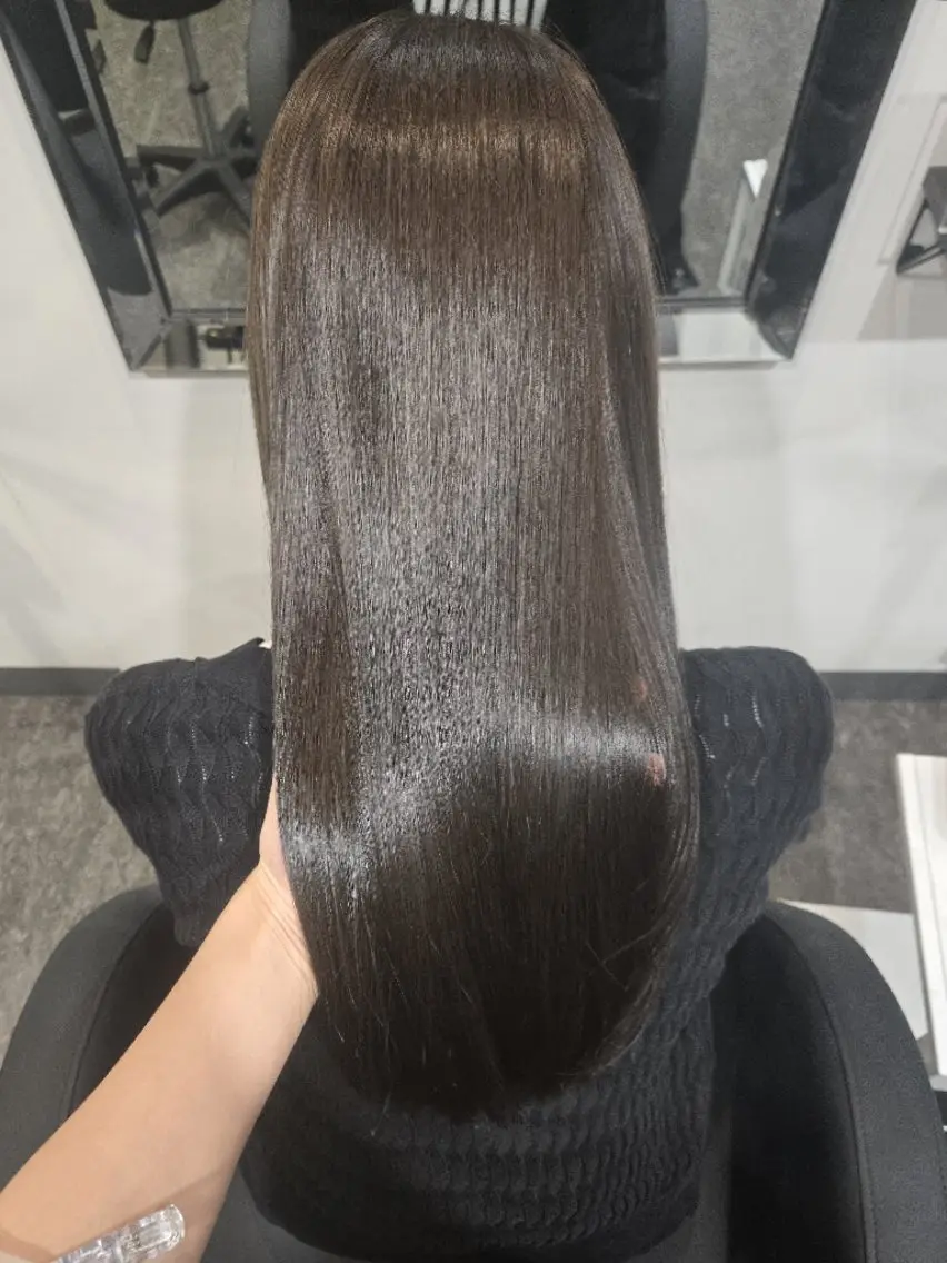 ロング カラー ブラウンカラー オリーブブラウン ヘアカラー トリートメント LEE HANAのヘアスタイル